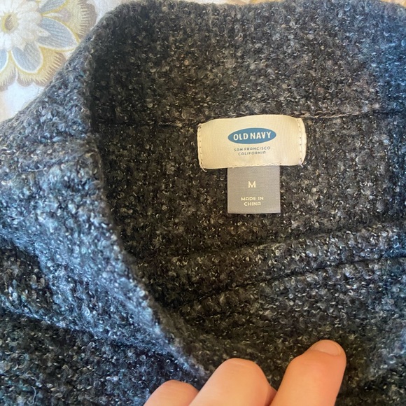 old navy sweater - Picture 2 of 3